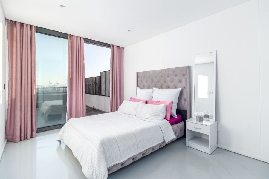 To Let 2 Bedroom Property for Rent in Woodstock Western Cape